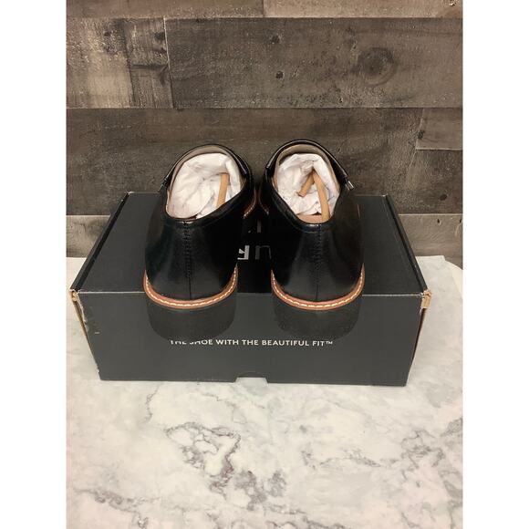 Naturalizer Women's 9W Black Leather Adiline Loafers Lugged Sole Slip On LB7-6 - Picture 10 of 13